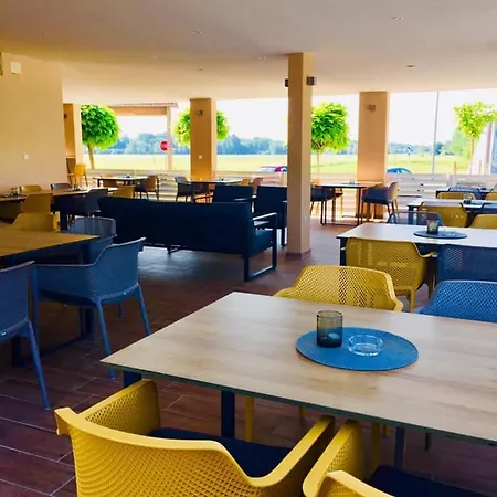 Restavracija In Prenocisca Carda 3* Mártonhely