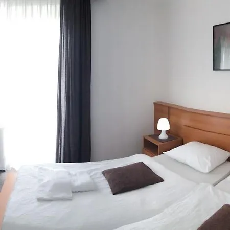 Restavracija In Prenocisca Carda Otel 3*