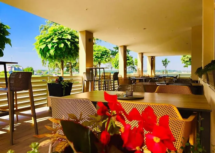 Hotel Restavracija In Prenocisca Carda 3*