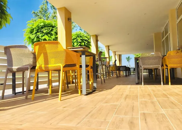 Restavracija In Prenocisca Carda