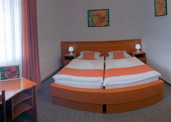 Restavracija In Prenocisca Carda