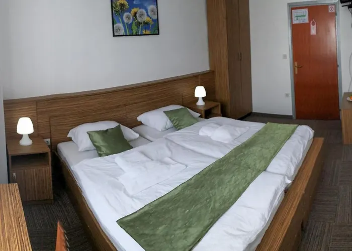 Restavracija In Prenocisca Carda 3* Martjanci