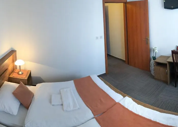 Restavracija In Prenocisca Carda 3* Martjanci